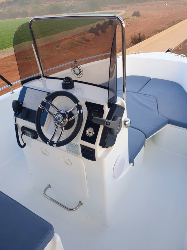 NAUTIPOL 630 OPEN CON YAMAHA F115 (AÑO 2023 Y 15 HORAS) - Imagen 9