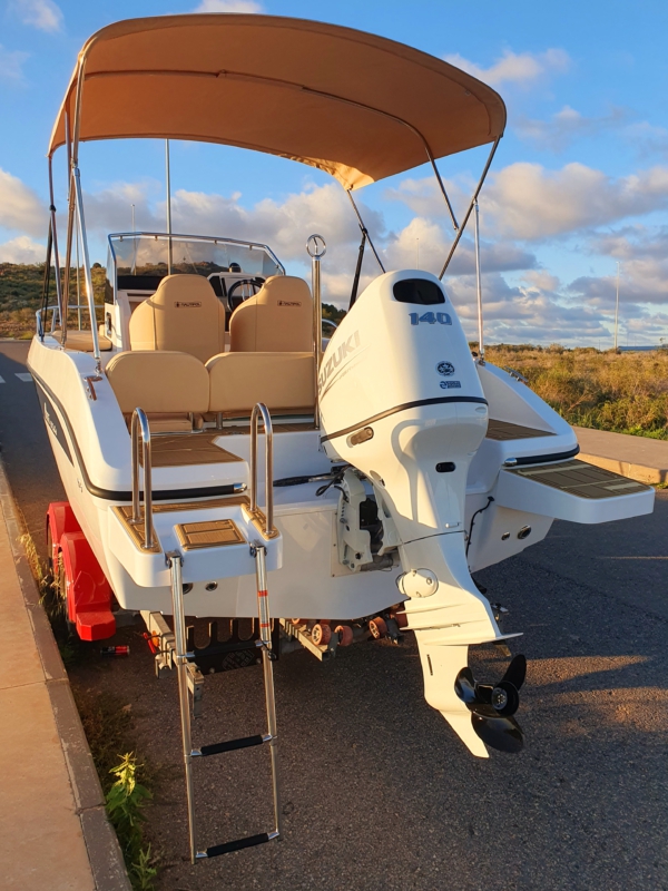 7 MARES 630 SUNDECK-SUZUKI 140 HP - Imagen 6